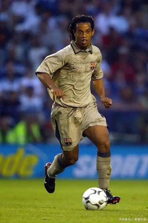 在分析费迪 在分析费迪